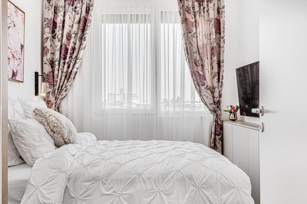 Elegant Apartment Near Afi & Atrium Mall 阿拉德 外观 照片