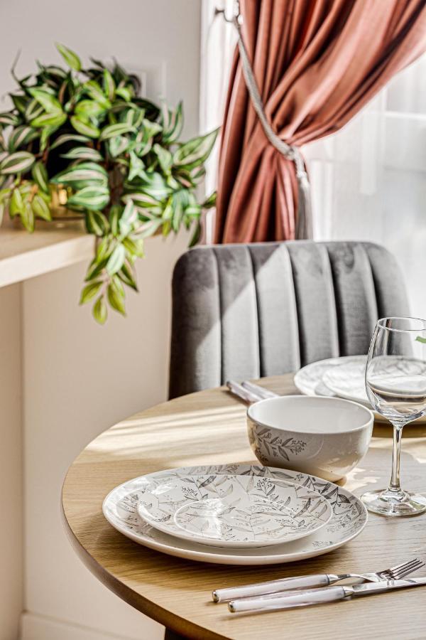 Elegant Apartment Near Afi & Atrium Mall 阿拉德 外观 照片